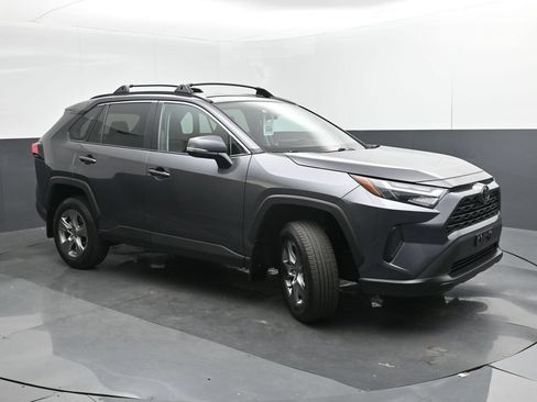 Used 2024 Toyota RAV4 XLE AWD/4WD image 30