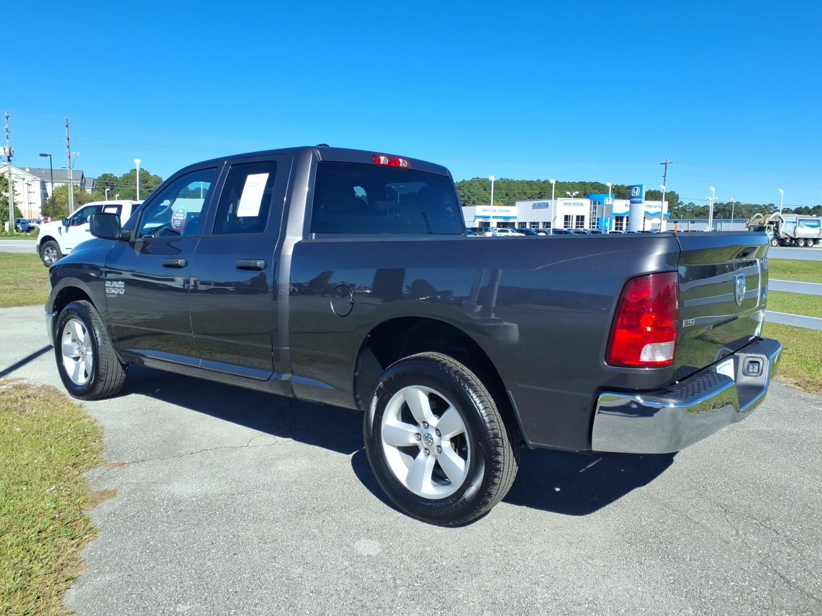 Used 2024 RAM 1500 Classic SLT AWD/4WD image 4