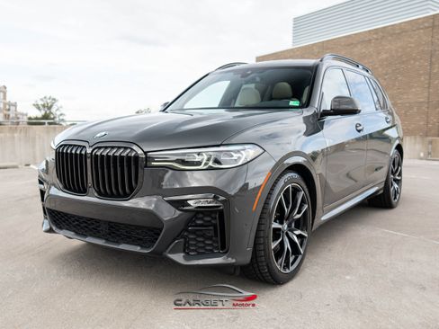 Used 2021 BMW X7 xDrive40i w/ M Sport Package image 3