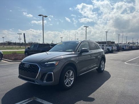 Used 2023 Audi Q5 2.0T Premium w/ Convenience Package AWD/4WD image 10