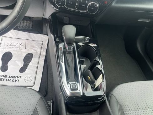 Used 2025 Chevrolet Trax LT FWD image 26