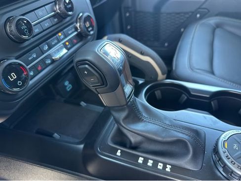 New 2025 Ford Bronco Badlands image 30