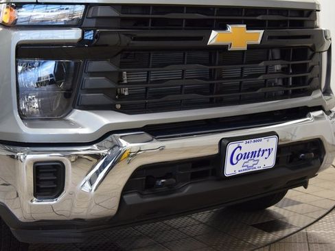 Used 2024 Chevrolet Silverado 3500 W/T image 13