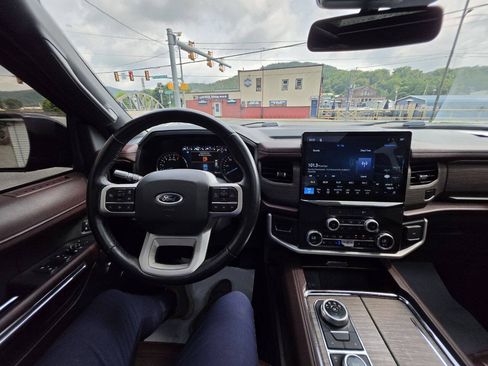 Used 2022 Ford Expedition Limited AWD/4WD image 28
