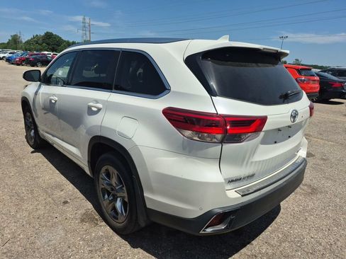 Used 2017 Toyota Highlander Limited AWD/4WD image 2