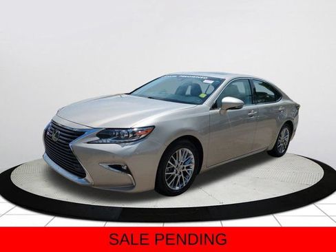 Used 2018 Lexus ES 350 w/ Luxury Package w/Wood Trim FWD image 7