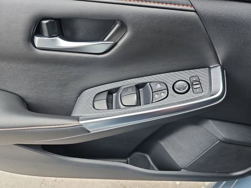 Used 2025 Nissan Sentra SR image 28