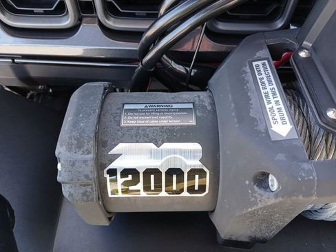 Used 2025 Jeep Gladiator Sport image 15