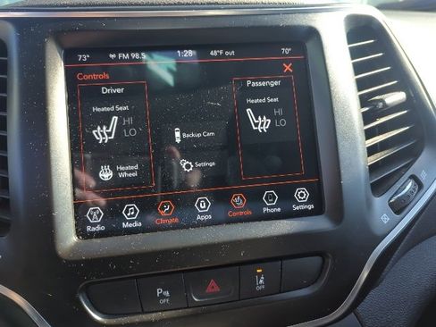 Used 2022 Jeep Cherokee Latitude Lux w/ Sun & Sound Group image 12