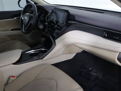 Used 2021 Toyota Camry LE image 24