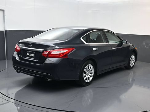 Used 2017 Nissan Altima 2.5 S w/ Power Driver Seat Package FWD image 3