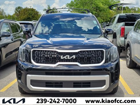 Used 2024 Kia Telluride EX w/ EX Captain's Chair Package image 2
