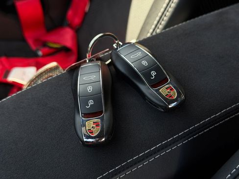 Used 2019 Porsche 911 GT3 RS image 44