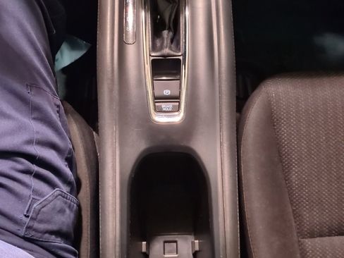 Used 2016 Honda HR-V EX image 19