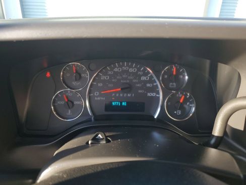 Used 2025 Chevrolet Express 2500 Extended w/ Driver Convenience Package RWD image 27