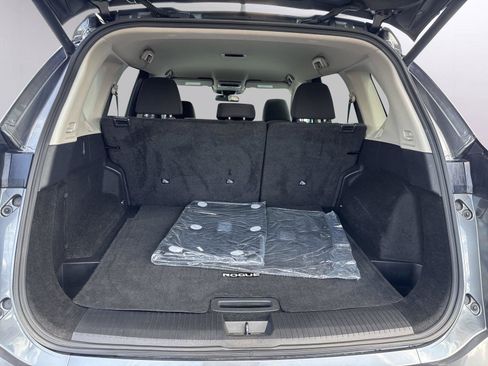Used 2025 Nissan Rogue SV FWD image 33