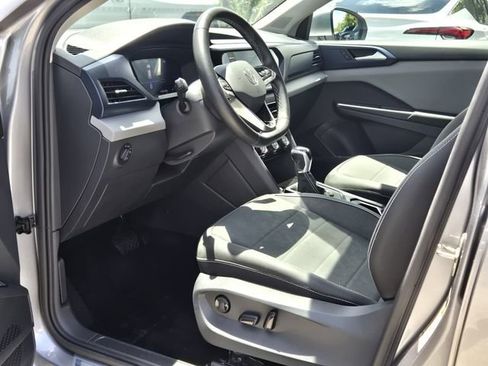 Certified 2023 Volkswagen Taos SE image 13