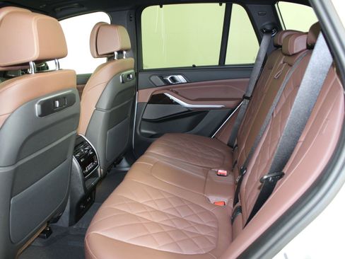 New 2026 BMW X5 xDrive40i w/ M Sport Package image 13