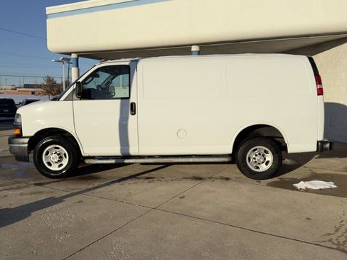 Used 2023 Chevrolet Express 2500 w/ Driver Convenience Package image 6