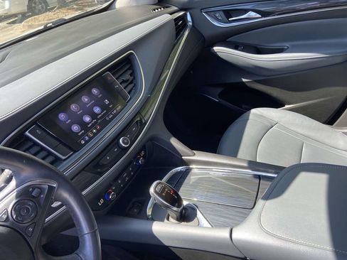 Used 2020 Buick Enclave Essence w/ Sport Touring Edition FWD image 27