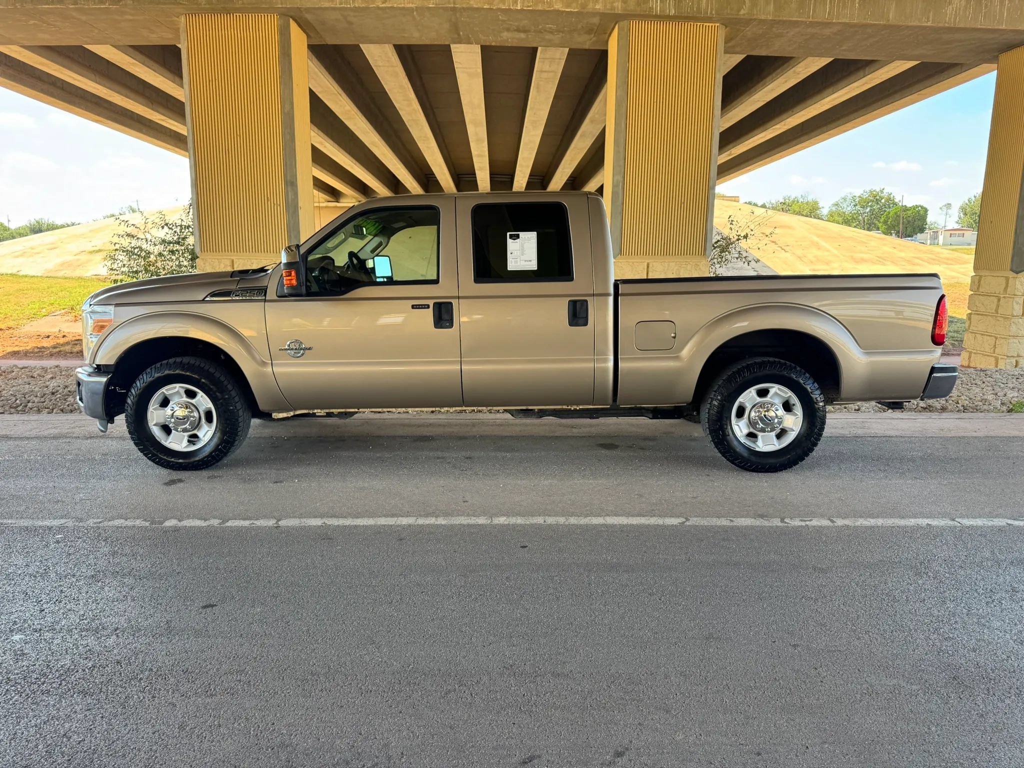 Used 2011 Ford F250 XLT w/ XLT Premium Pkg RWD image 6