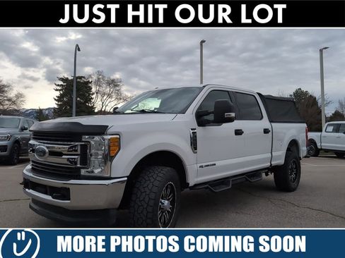 Used 2017 Ford F250 XLT image 1