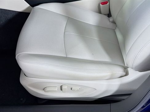 Used 2023 INFINITI Q50 Sensory image 23