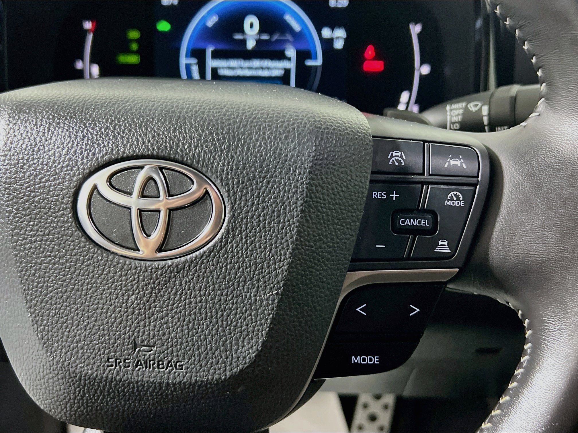 Used 2025 Toyota Camry SE w/ Convenience Package FWD image 19