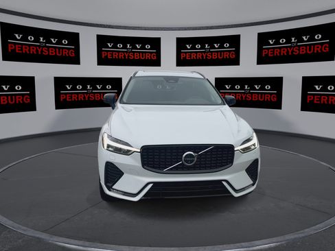 Used 2023 Volvo XC60 B5 Plus w/ Climate Package image 3