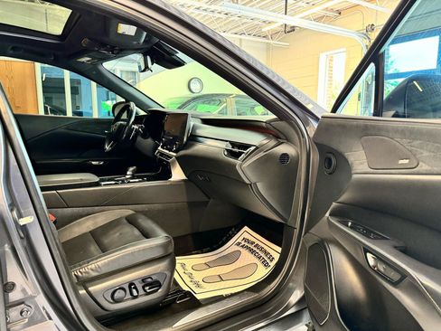 Used 2024 Lexus RX 350 FWD w/ Convenience Package image 32