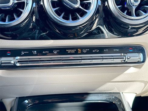 Used 2021 Mercedes-Benz GLA 250 w/ Premium Package image 16