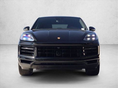 Used 2024 Porsche Cayenne Coupe AWD/4WD image 6