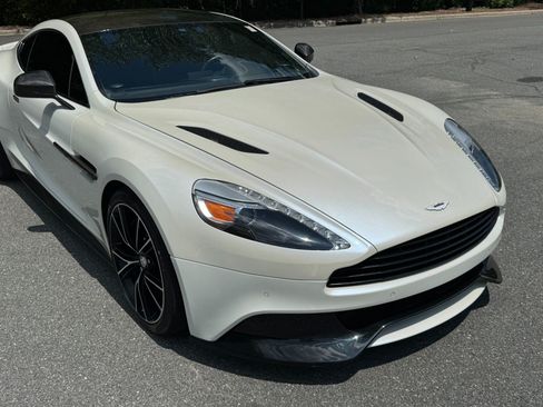 Used 2014 Aston Martin Vanquish Coupe RWD image 17
