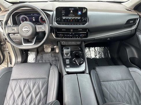 Used 2023 Nissan Rogue Platinum w/ Platinum Premium Package image 18