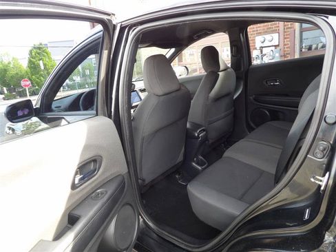 Used 2019 Honda HR-V Sport image 11