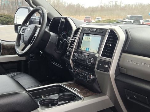 Used 2018 Ford F250 Lariat w/ Lariat Ultimate Package image 9