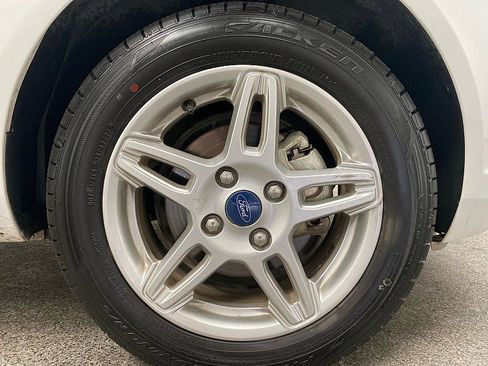 Used 2017 Ford Fiesta SE image 25