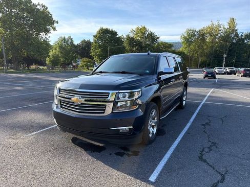 Used 2020 Chevrolet Suburban Premier w/ Max Trailering Package AWD/4WD image 5