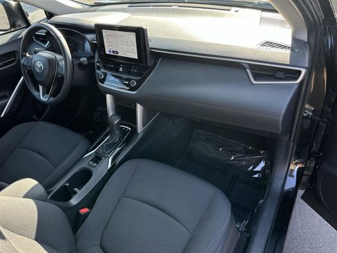 Used 2023 Toyota Corolla Cross LE image 12
