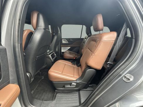 Used 2023 Lincoln Aviator Reserve w/ Equipment Group 201A RWD image 31