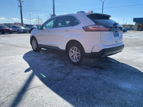 Used 2024 Ford Edge SEL w/ Convenience Package image 5