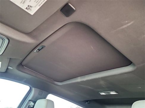 Certified 2022 Chevrolet Silverado 1500 ZR2 w/ Technology Package image 30