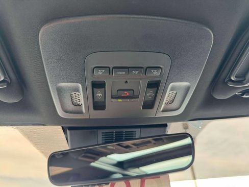 Used 2025 Toyota Camry XSE FWD image 33
