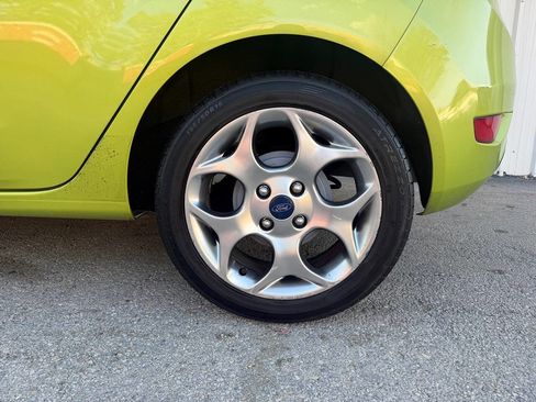 Used 2013 Ford Fiesta Titanium image 27