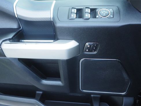 Used 2020 Ford F150 Lariat image 17