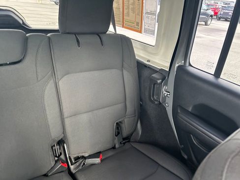 Used 2021 Jeep Wrangler Unlimited Sport AWD/4WD image 14