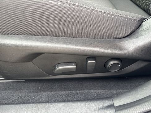 Used 2024 Subaru Crosstrek 2.0i Premium image 22