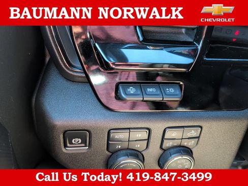 Used 2025 Chevrolet Silverado 2500 ZR2 w/ Technology Package AWD/4WD image 27