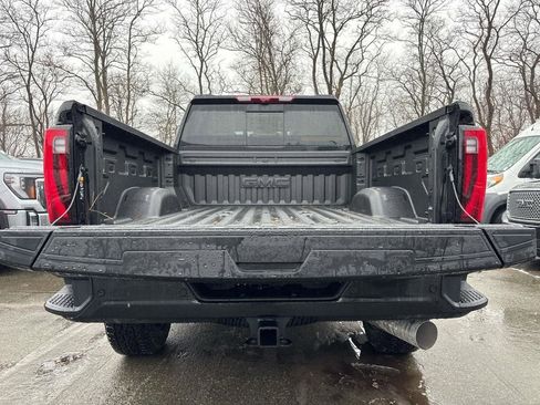 New 2026 GMC Sierra 3500 Denali w/ Denali Reserve Package image 4