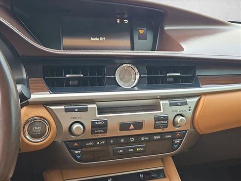 Used 2016 Lexus ES 350 w/ Premium Package w/Wood Trim FWD image 13